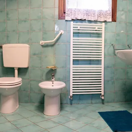 Montello Hill Apartment *